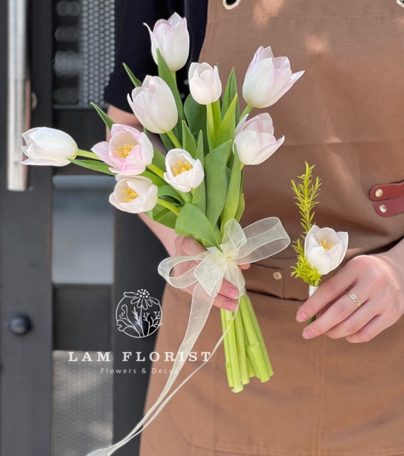 Bó Hoa Cô Dâu Tulip Hồng Nhạt – Thanh Khiết Lãng Mạn