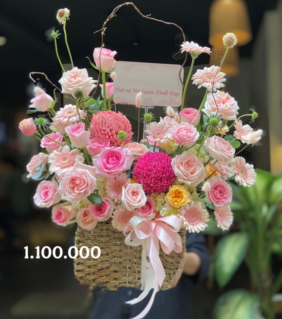 “Hòa Khúc Hồng Phấn – Blush Garden Elegance”