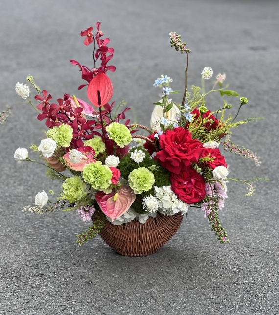 Giỏ Hoa Rực Rỡ Thành Công