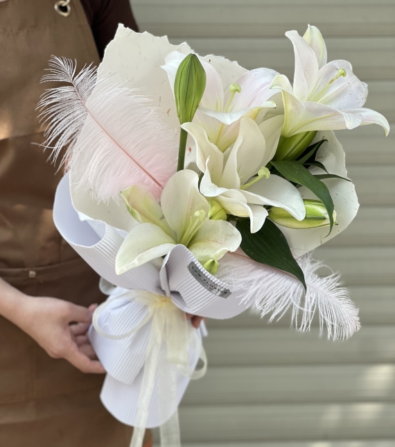 Lily Trắng – Thanh Khiết Quý Phái