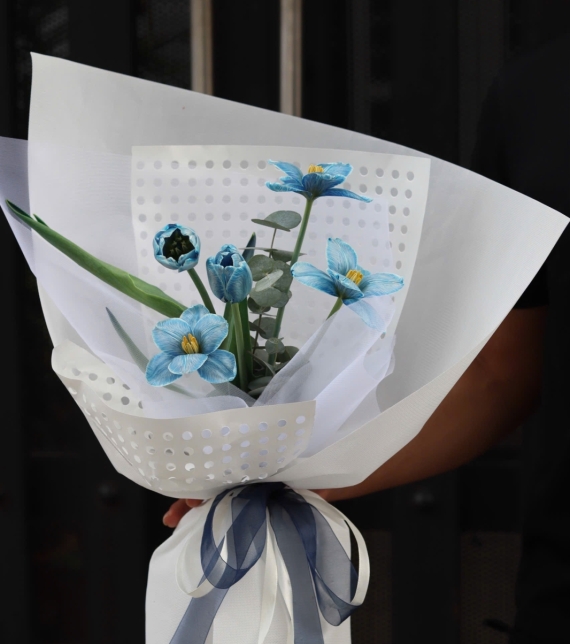 “Blue Reverie – Giấc Mơ Lam Ngọc”