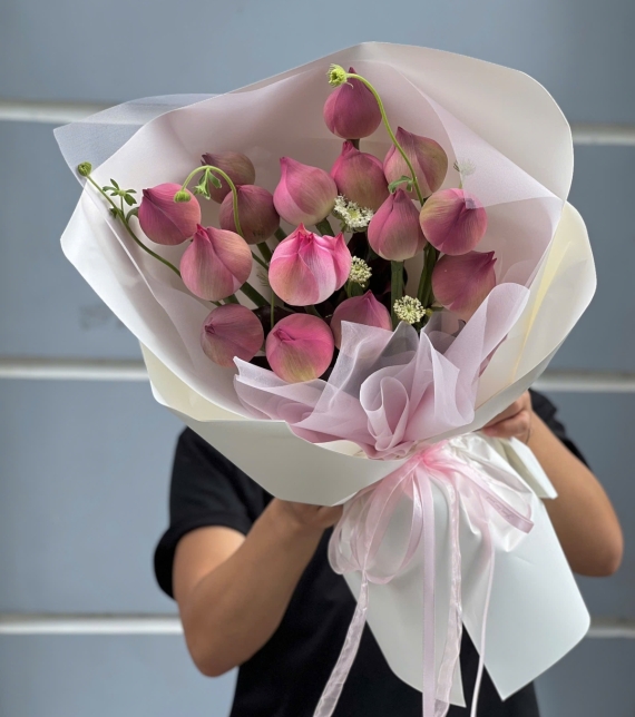 “Sen Hồng Thuần Khiết – Nét Đẹp Tĩnh Lặng và Cao Quý”