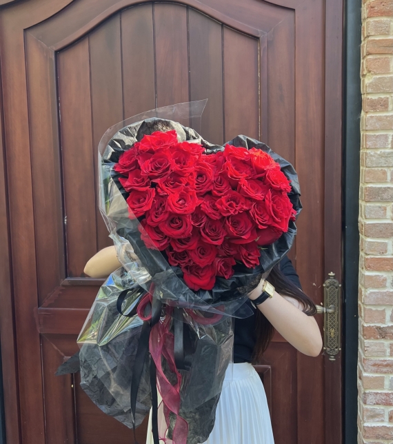 Trái Tim Rực Lửa - Bó hoa 50 bông hồng đỏ