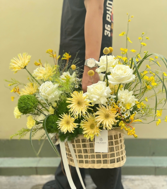 Hoa giỏ Trắng kem- Xanh lá thư giãn