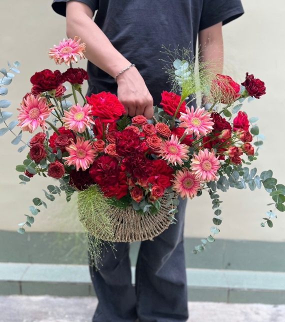 Hoa giỏ tone Đỏ mix