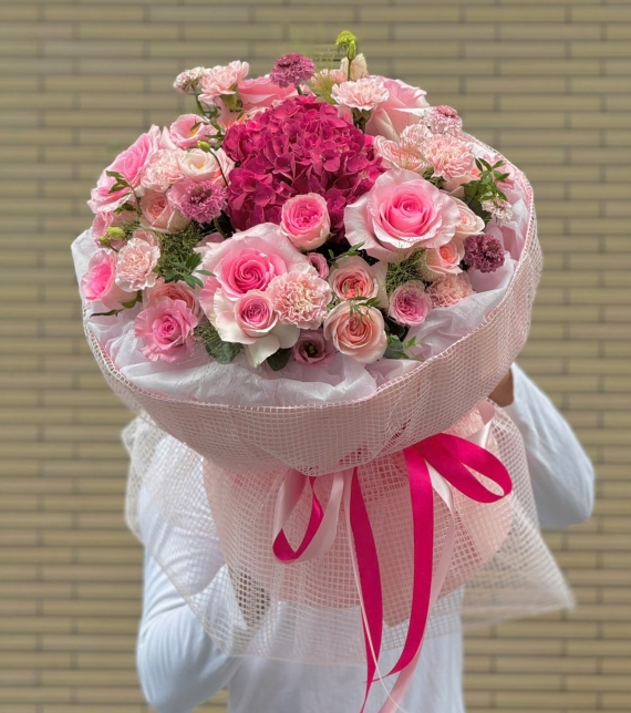 Bó hoa tone hồng tròn xinh