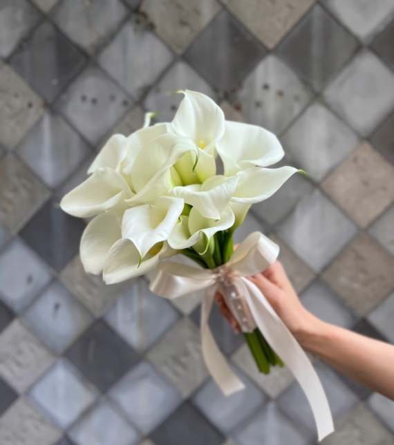 Hoa cưới Calla Lily trắng 19 cành