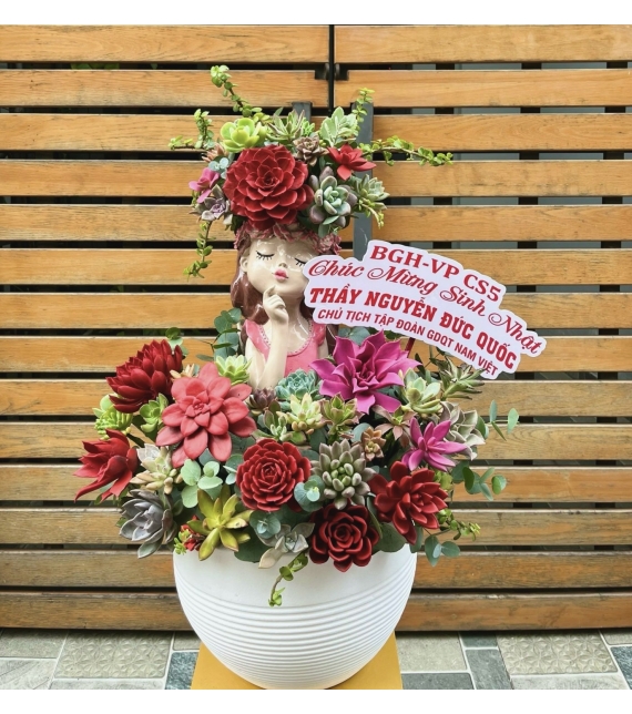 Nữ Thần Sen Đá