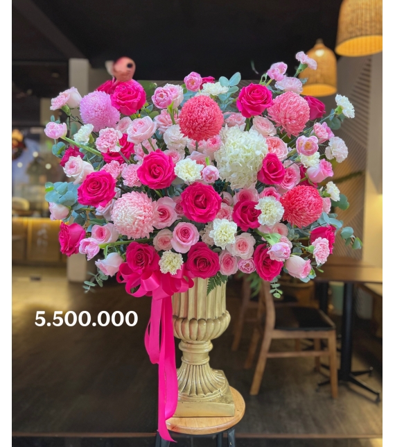 “Thiên Sắc Hồng Ngọc – Premium Floral Vase”