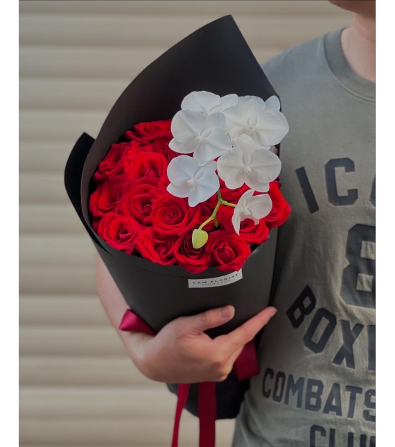 Bó hoa Ecuador Đỏ mix Lan trắng sang trọng