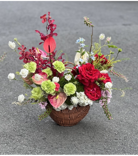 Giỏ Hoa Rực Rỡ Thành Công