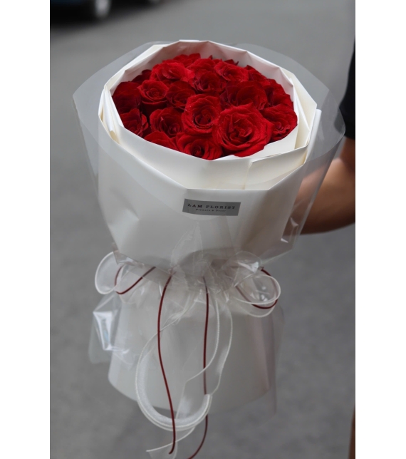 “Đỏ Vĩnh Cửu – Bó Hồng Ecuador Dáng Tròn Sang Trọng”