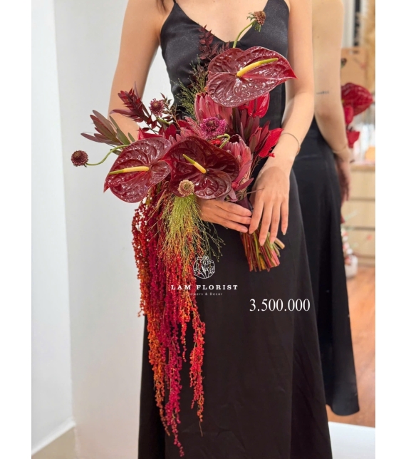 “Wine Rouge Empress Bouquet – Nữ Hoàng Đỏ Rượu”