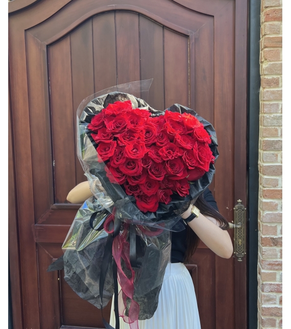 Trái Tim Rực Lửa - Bó hoa 50 bông hồng đỏ