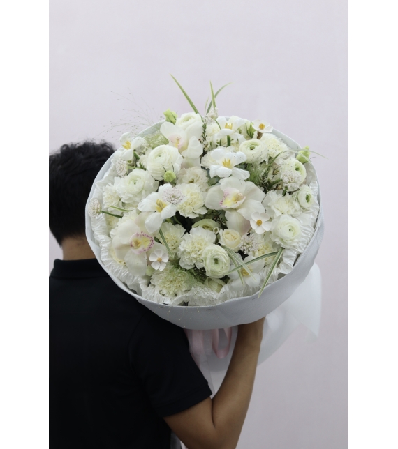 “Ivory Grace – Vẻ Đẹp Thuần Khiết”