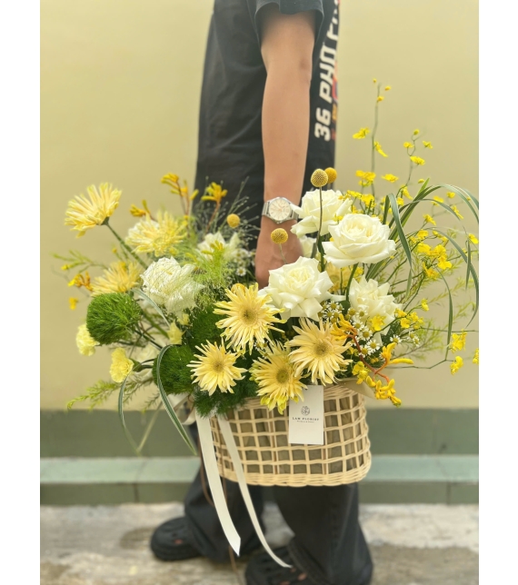 Hoa giỏ Trắng kem- Xanh lá thư giãn